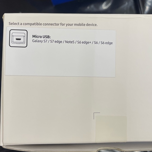 Lightly Used Samsung Gear VR Headset SM-R323 Oculus 2016 Galaxy Virtual Reality - Picture 5 of 6